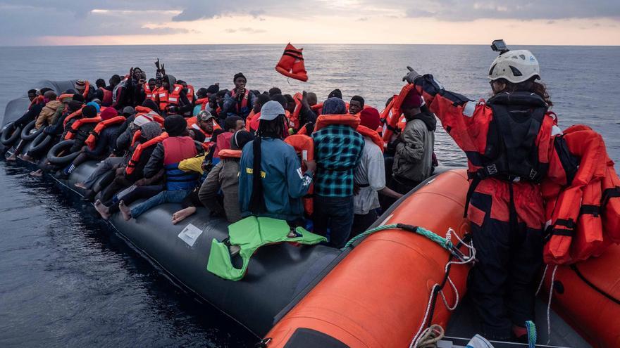 El Sea Watch desembarca con 454 migrantes en Sicilia