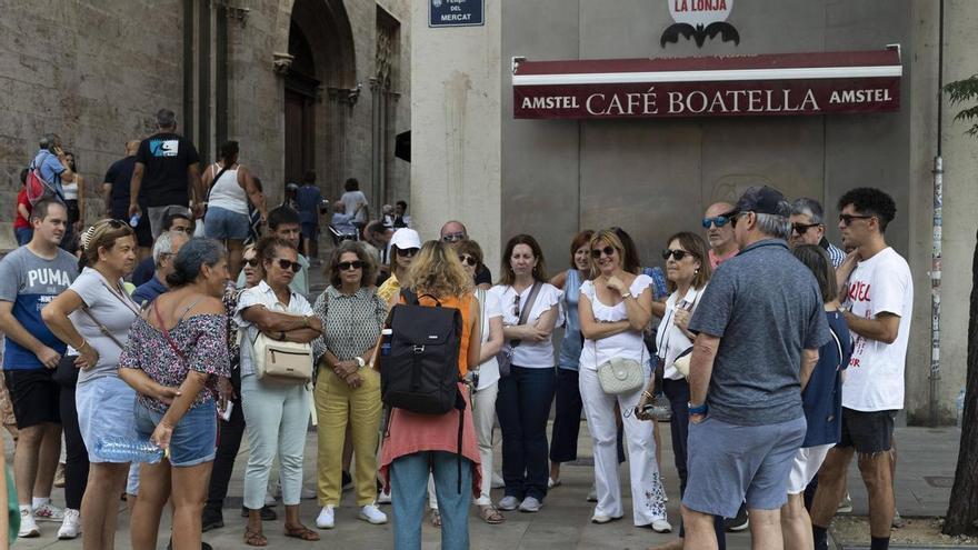 Ajuntament i Generalitat perseguiran el creixent intrusisme entre els guies turístics de València