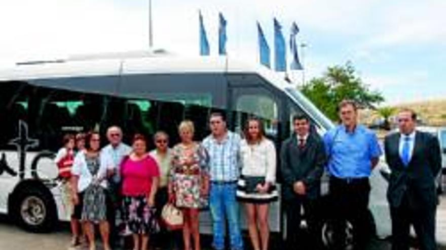 La empresa Autos Bus S.L recibe un novedoso Microbús Sprinter 519