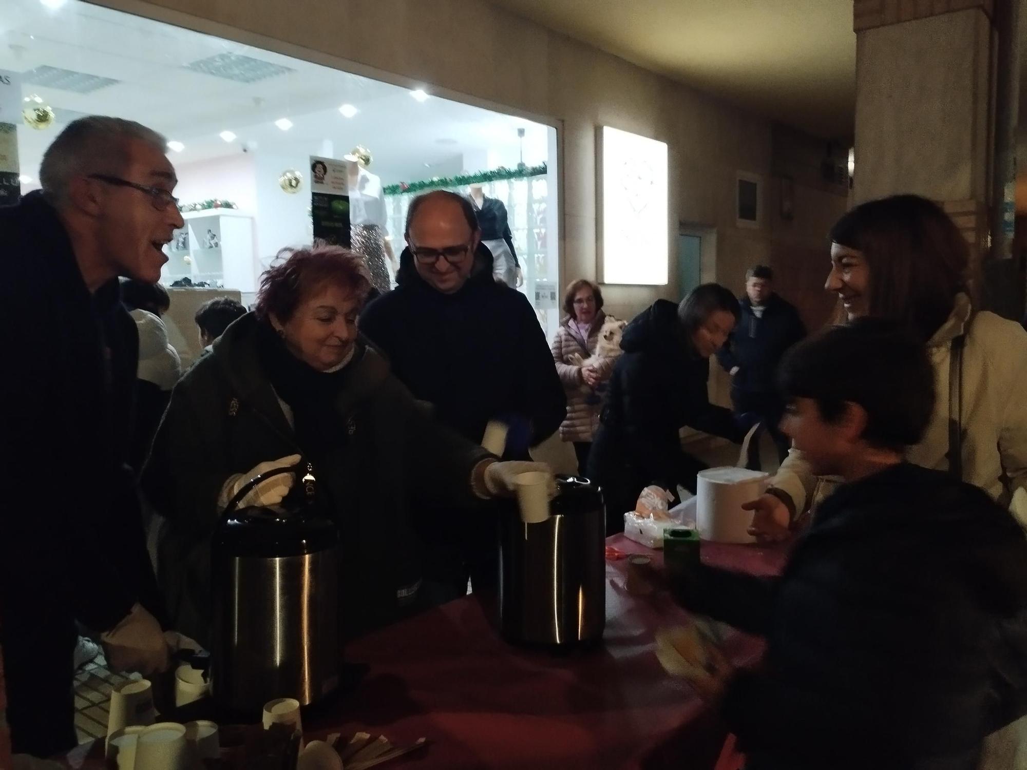 El divertido encendido del alumbrado navideño en Llanera, en imágenes