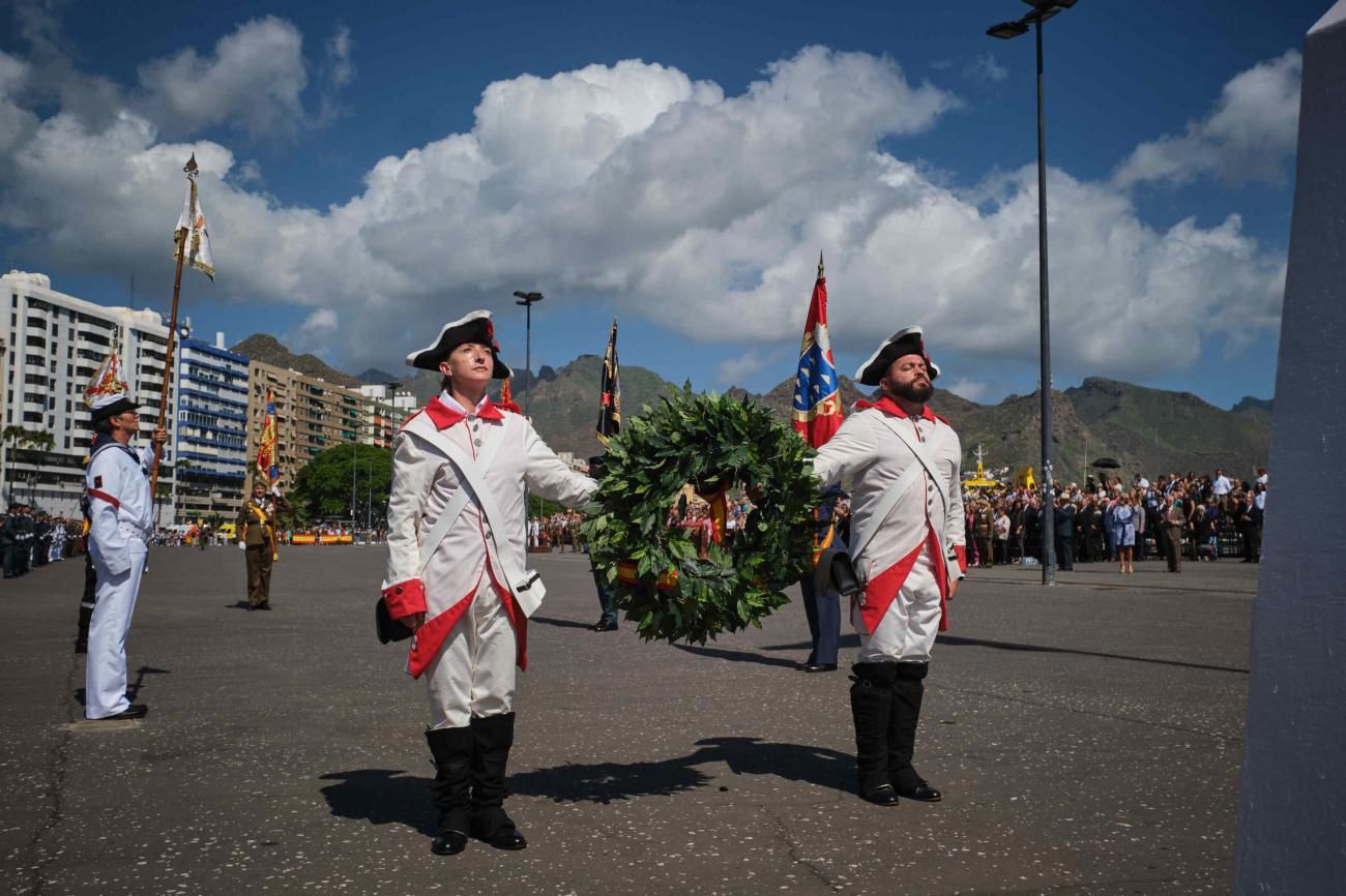 Jura de Bandera de civiles en Santa Cruz