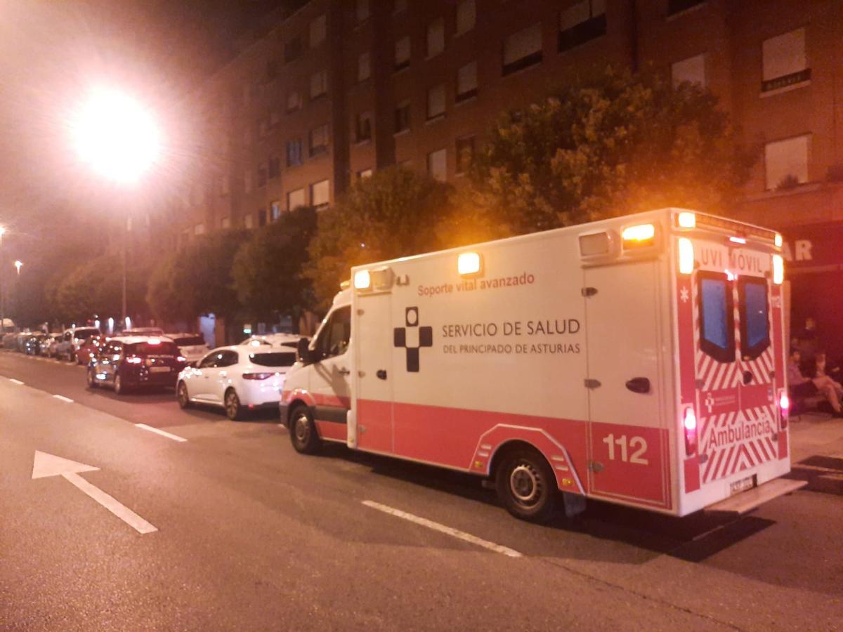 La ambulancia que trasladó a Jove a la madre.