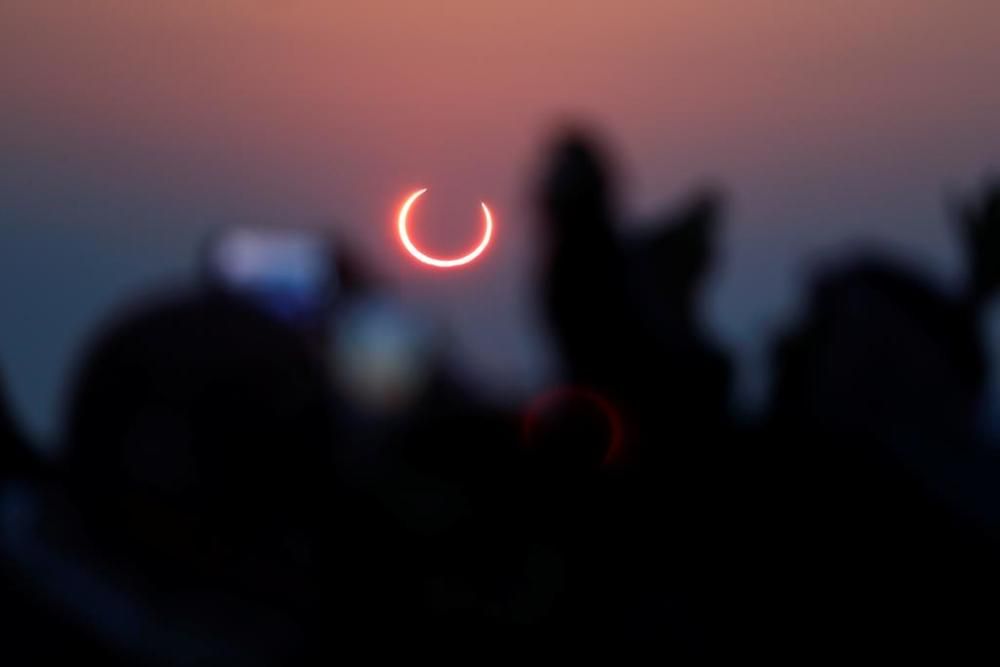 Eclipsi solar anular vist des d'Indonèsia, l'Aràbia Saudita o Tailàndia