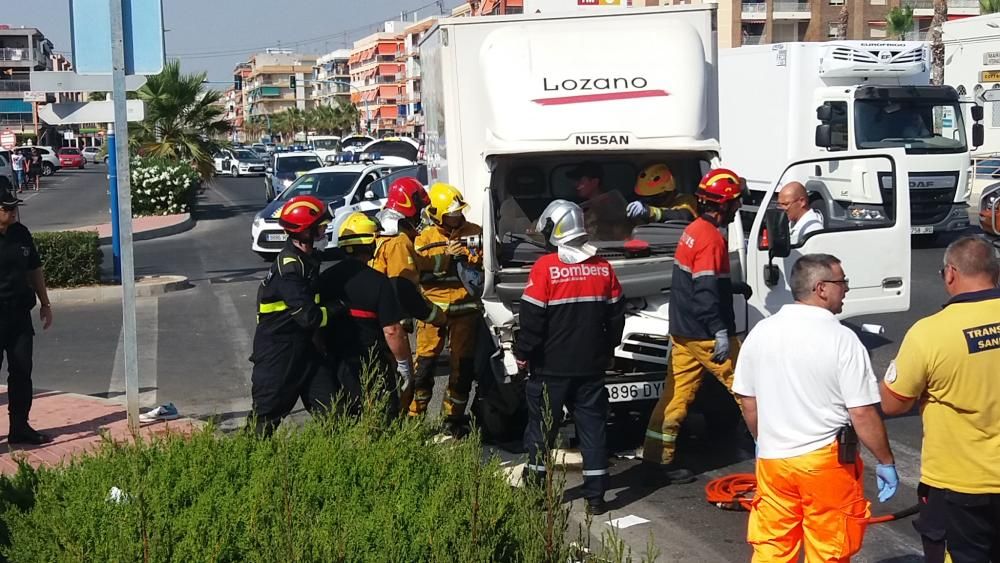 Accidente con dos camiones en Torrevieja