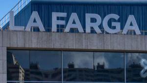 Dues vendes de centres comercials en un any