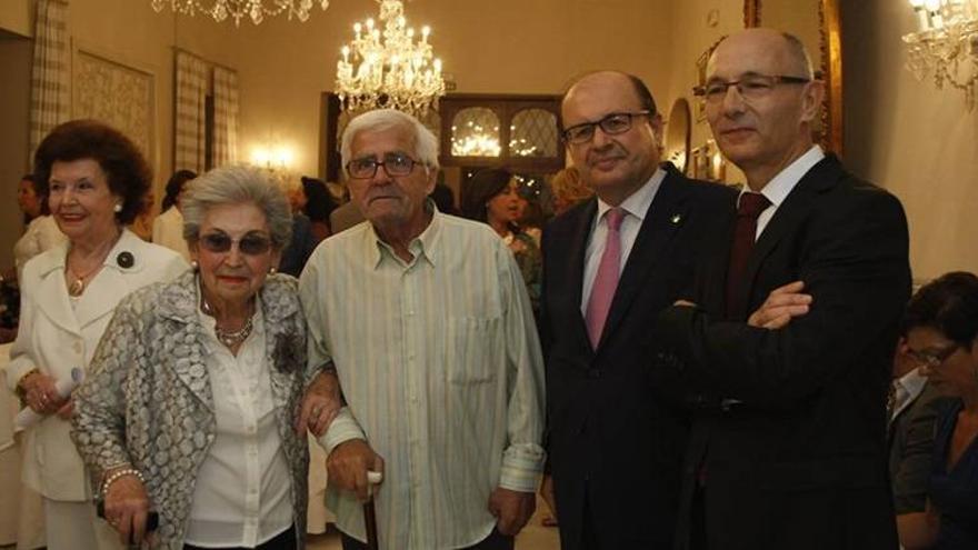 El Ateneo premia a Lola Peña y a Manuel Gahete