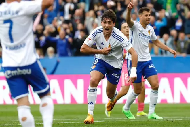 En imágenes | El Real Zaragoza dice adiós a la mala racha con un triunfo ante el Tenerife