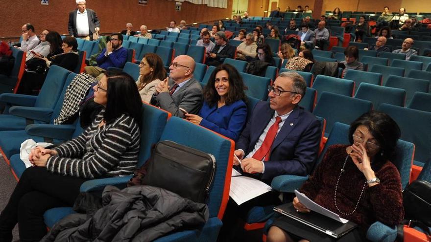 El Paraninfo de la Universidad de Murcia acogió ayer por la tarde la reunión del Claustro.