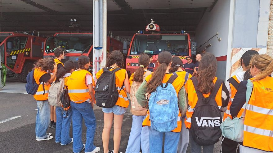 El Aeropuerto de Fuerteventura recibe la visita del IES San Diego de Alcalá