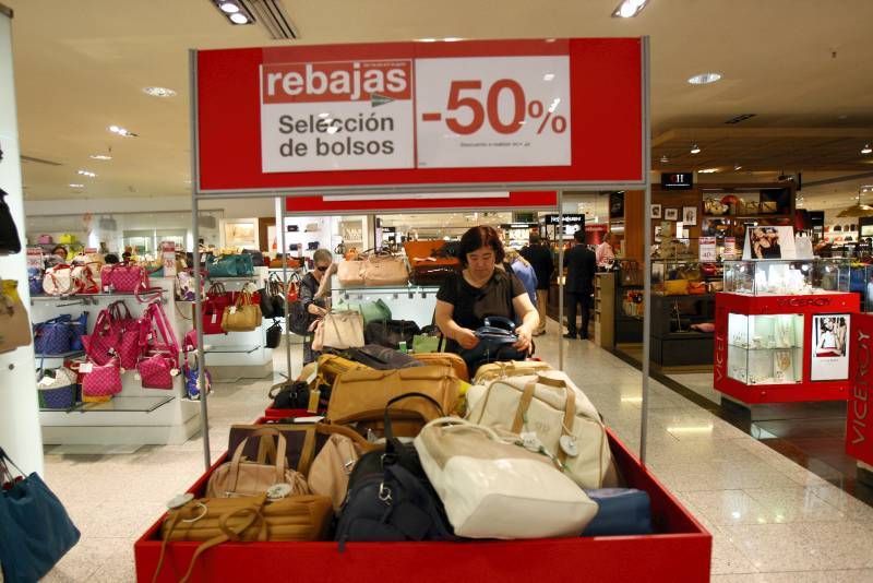 Fotogalería: Inicio de las rebajas en Zaragoza