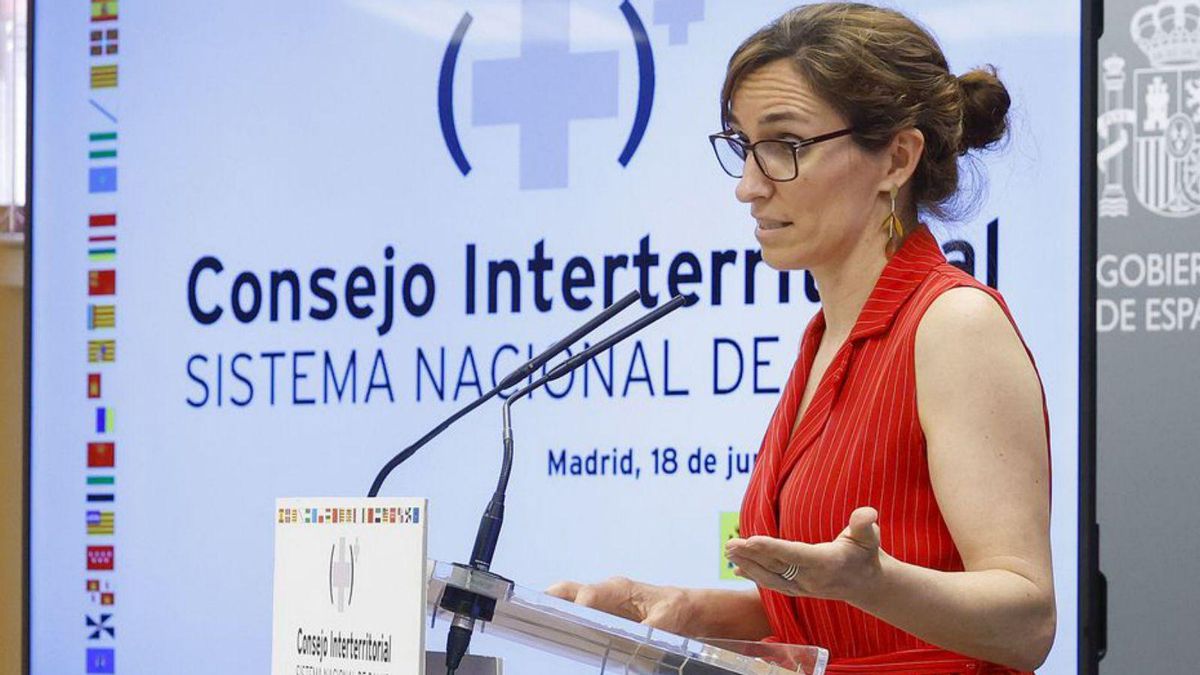 La ministra de Sanidad, Mónica García, ayer.