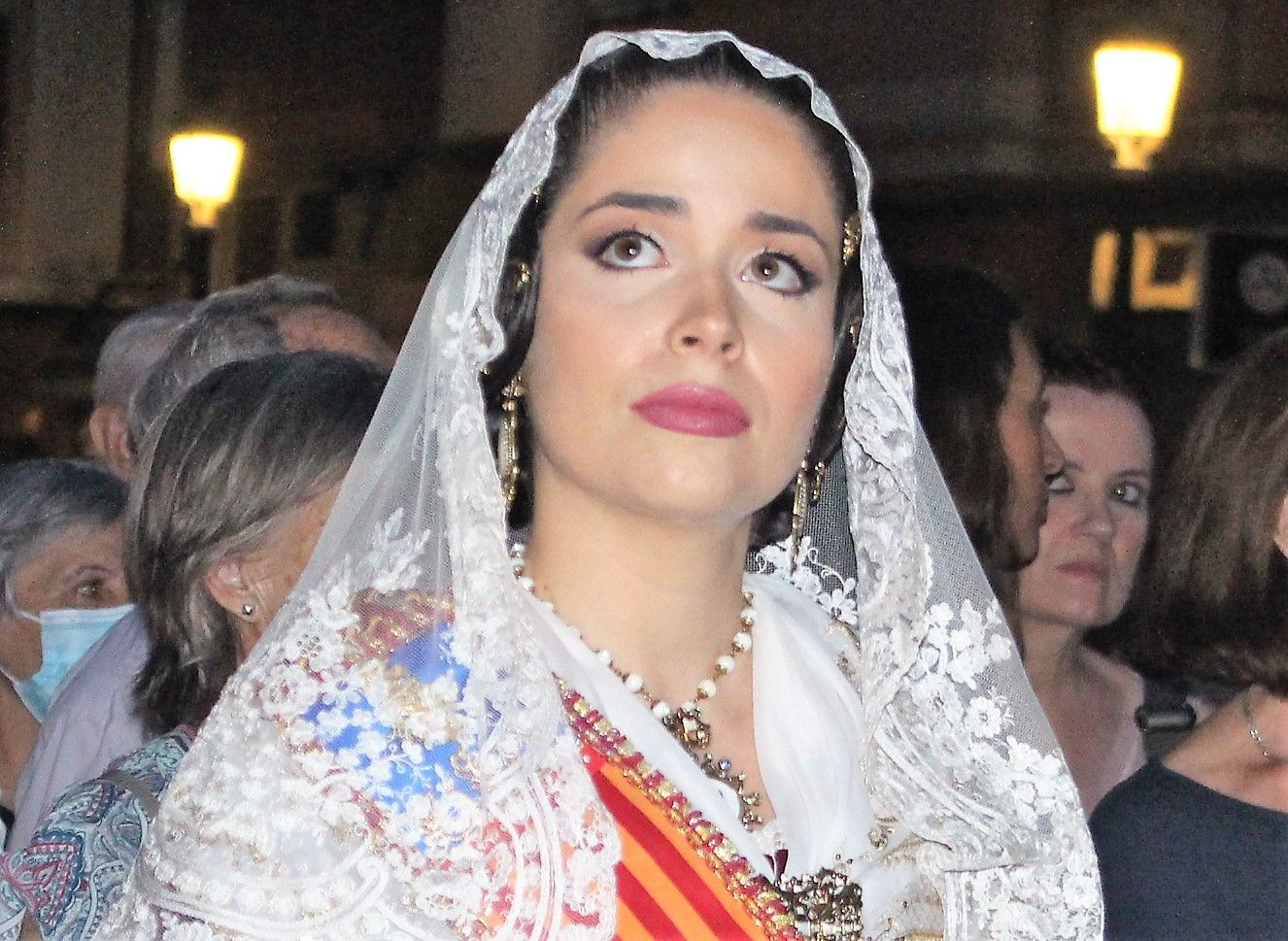 Carmen, Nerea, las cortes y las fallas de Zaidía acompañan al Cristo de la Fe