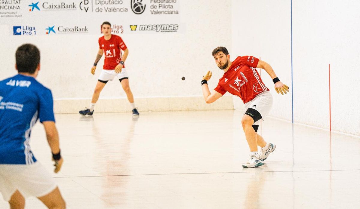 Ibiza es disposa a colpejar de 'carxot' durant una partida.