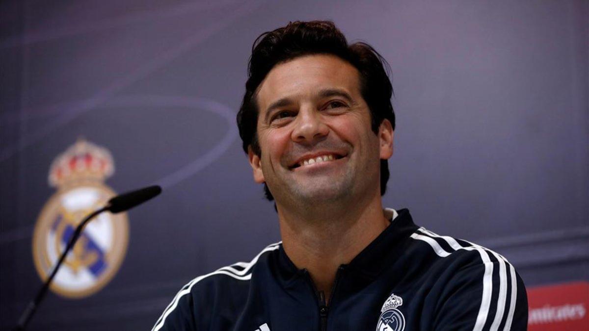 Solari comparece en la sala de prensa de Valdebebas