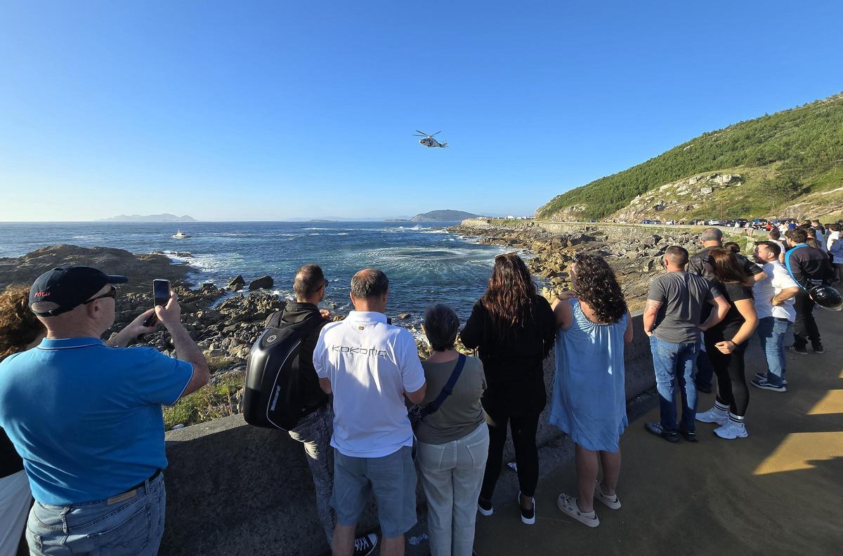 Gardacostas rescata el cuerpo de una persona ahogada en Baredo (Baiona)