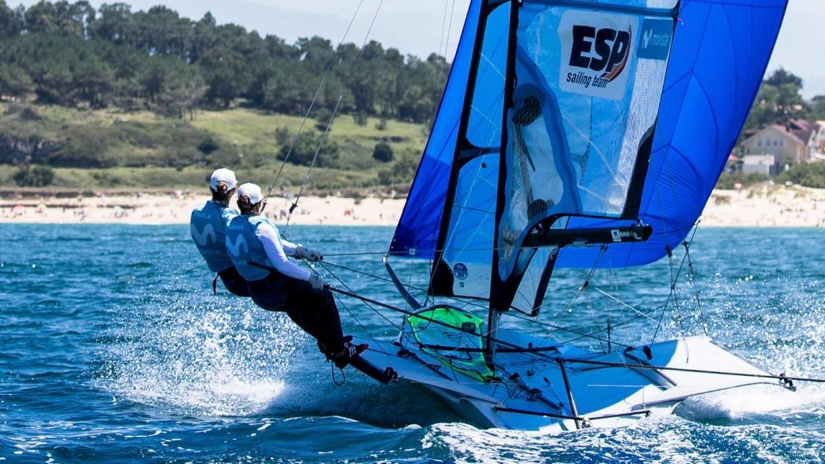 Támara Echegoyen y Paula Barceló, durante una de las mangas en el lago Attersee. // María Muíña