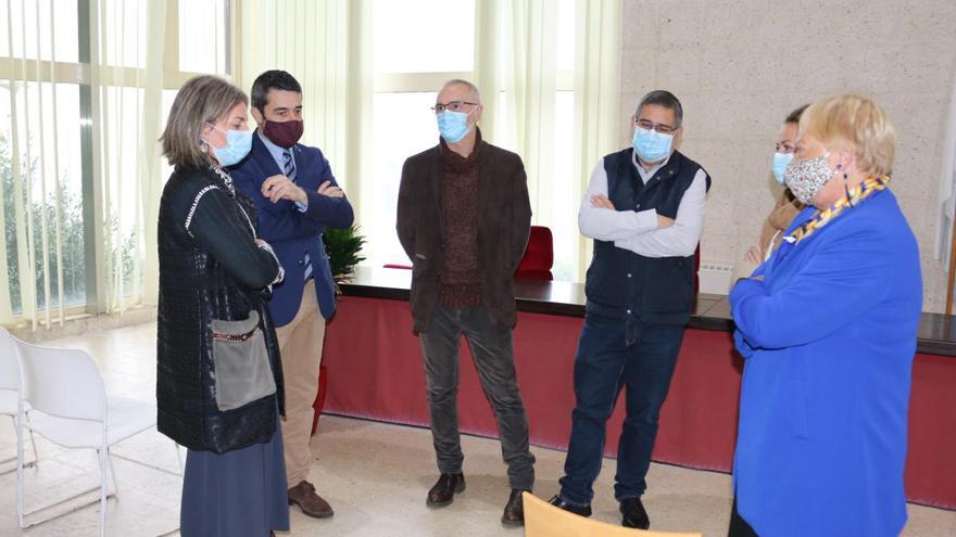 La visita de la delegada territorial de la Xunta a Pontecesures.