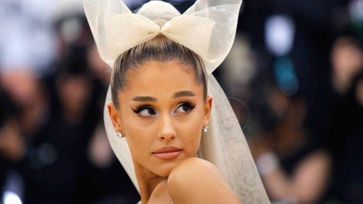 Ariana Grande en el Metropolitan Museum of Art Costume