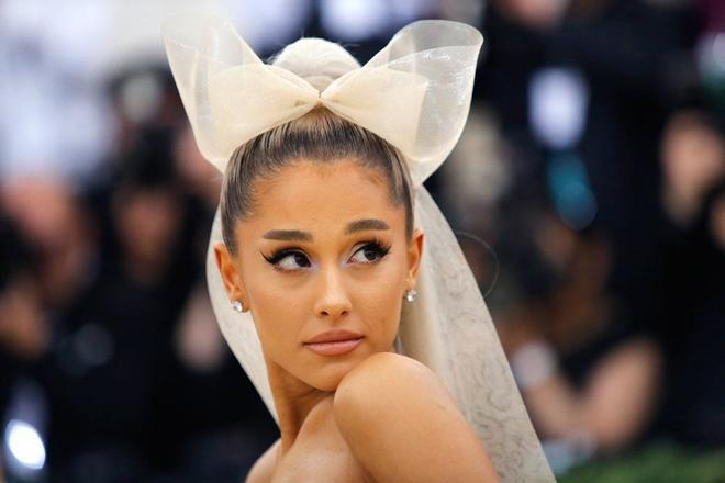 Ariana Grande en el Metropolitan Museum of Art Costume