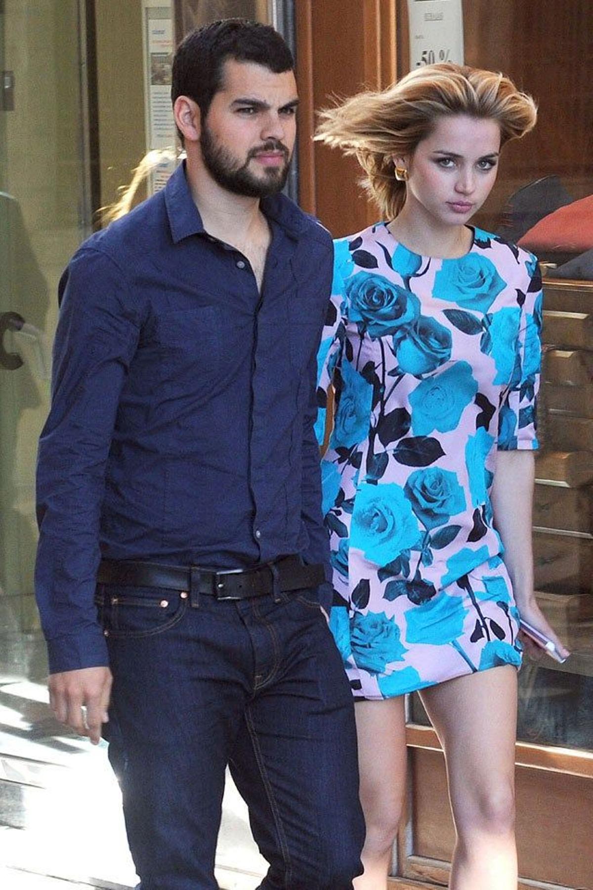 Ana de Armas y David Victori, de la mano por Málaga