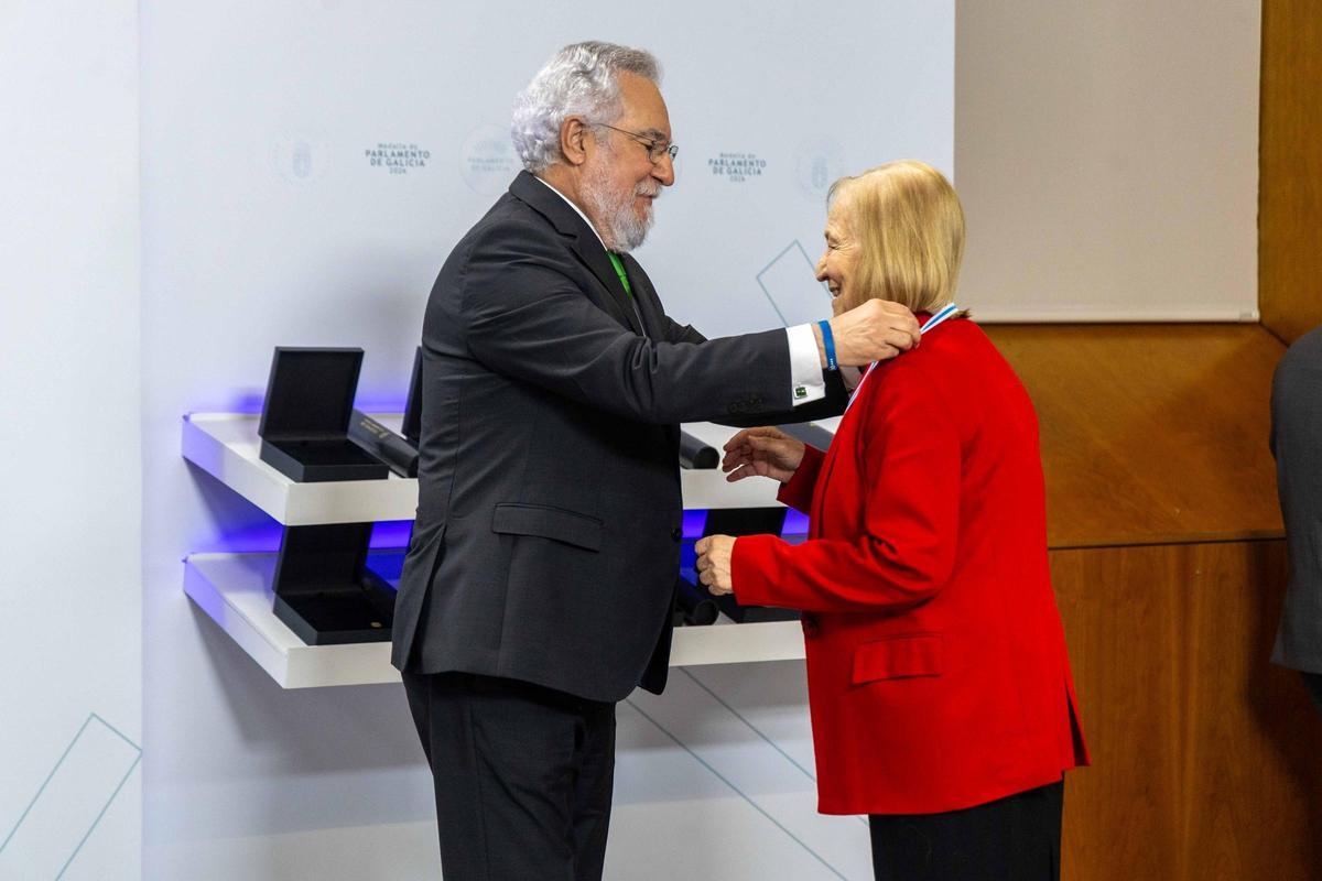 El Parlamento de Galicia reconoce el trabajo de las mujeres que lucharon por la igualdad El Parlamento de Galicia reconoce el trabajo de las mujeres que lucharon por la igualdad
