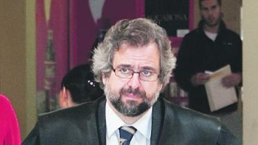 Carlos Sánchez Almeida, en los juzgados de Avilés.