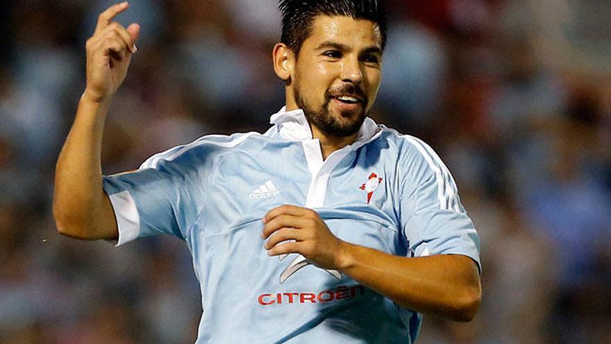 Nolito celebra un gol al Rayo Vallecano. // Marta G. Brea