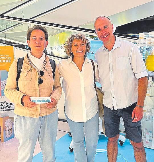 Anne-Marie Guillemin, Isabel Gómez y Javier Macías.