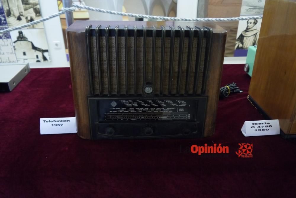 Exposición de radios antiguas en Cieza