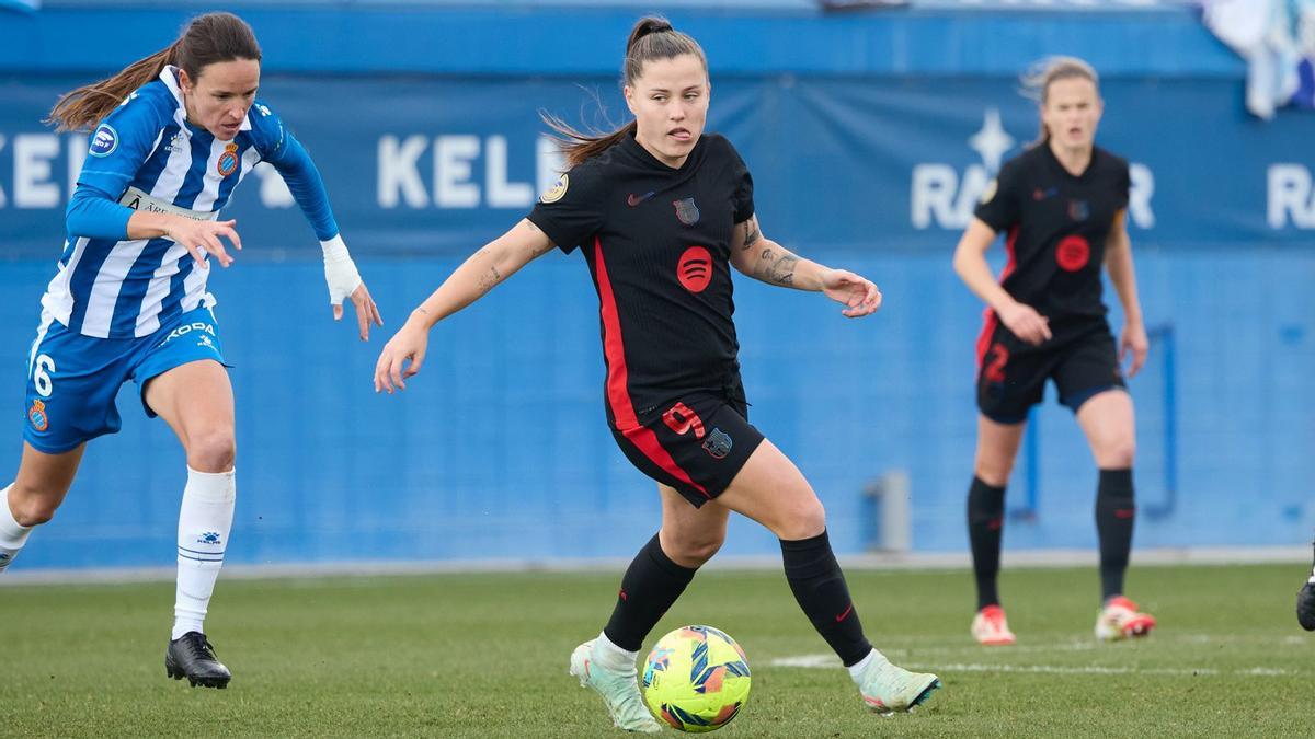 Clàudia Pina, durante el derbi contra el Espanyol