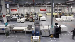 Interior de las instalaciones de Pikolin en su planta de la Plataforma Logística de Zaragoza