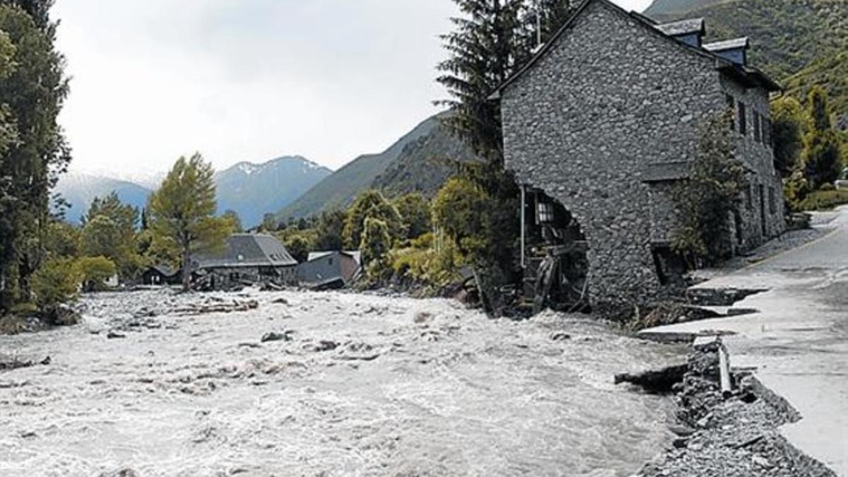 Junio del 2013 3 Una casa 'mordida' por la corriente en Arties.