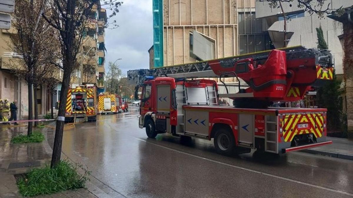 Los bomberos en el lugar de los hechos
