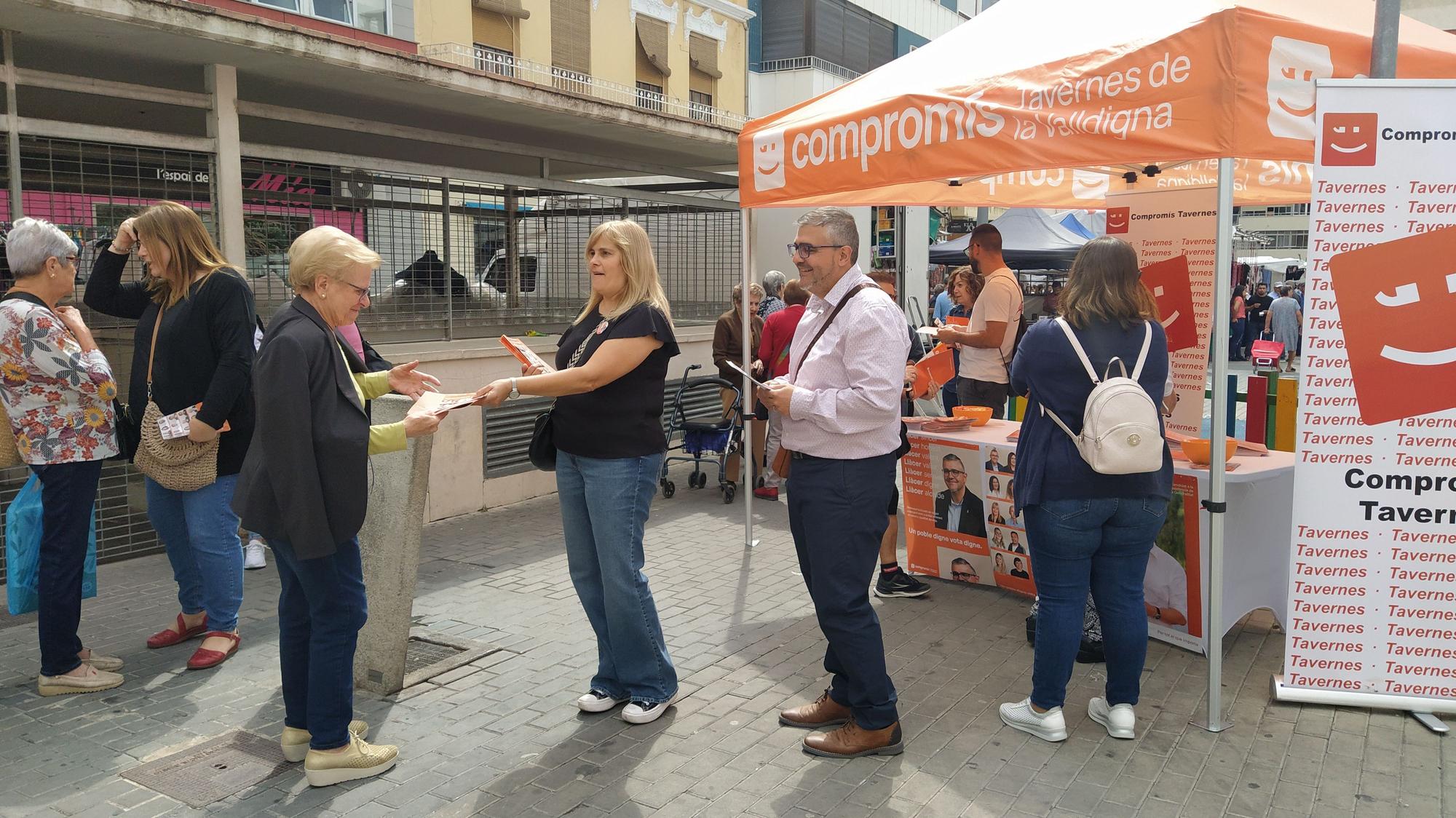 La campaña de los partidos de Tavernes en el mercadillo