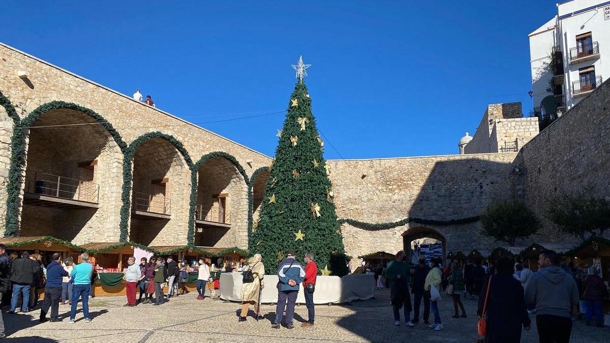 Los dos mercados volverán a atraer mucho público a Peñíscola.