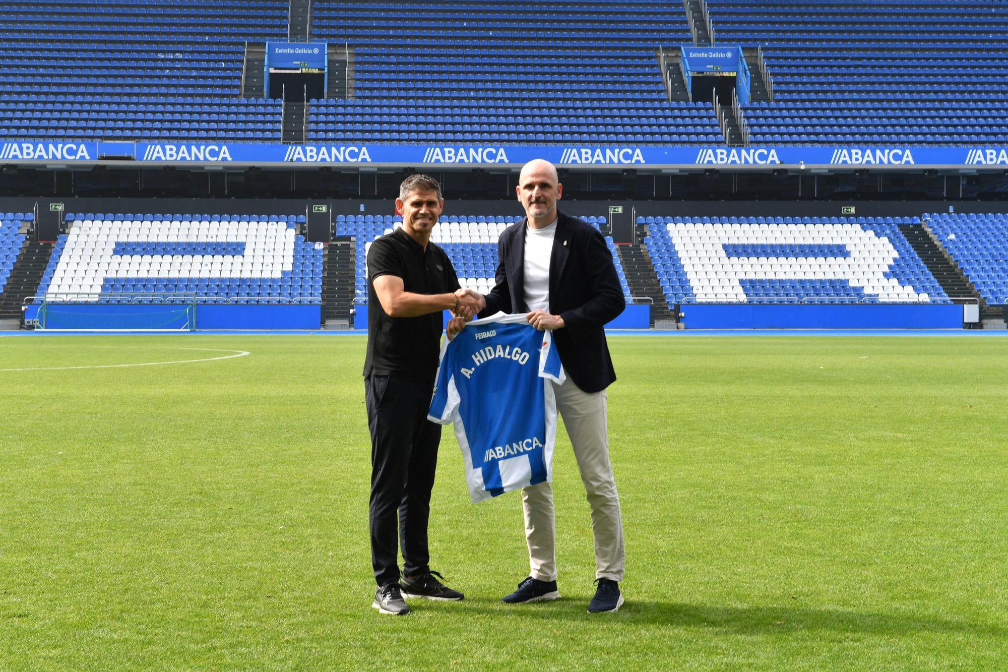 Presentación de Antonio Hidalgo como entrenador del Deportivo