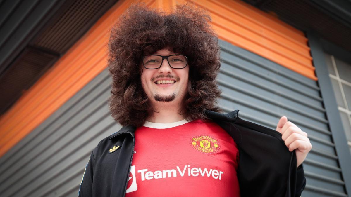 Frank Ilett, el aficionado del United que puede acabar con su reto de no cortarse el pelo casi 500 días después: "Ha durado más de lo que esperaba".