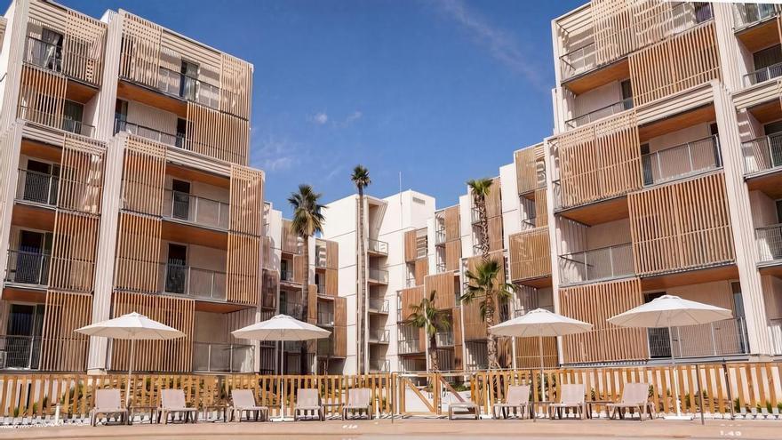 Kategora organiza visitas para inversores interesados en su apartahotel Oceanika de Torremolinos