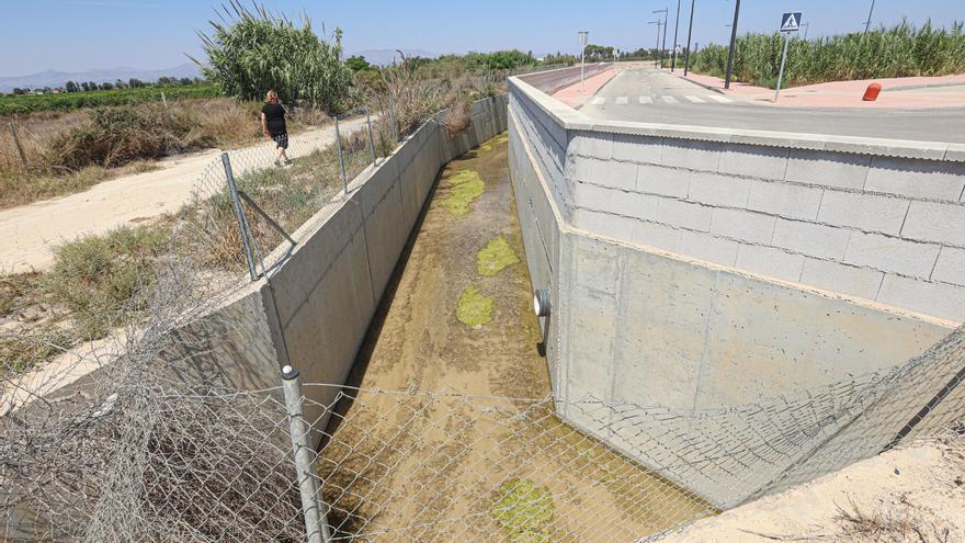 El regadío intensivo en la Cañada de Algorfa saliniza la acequia de Alquibla