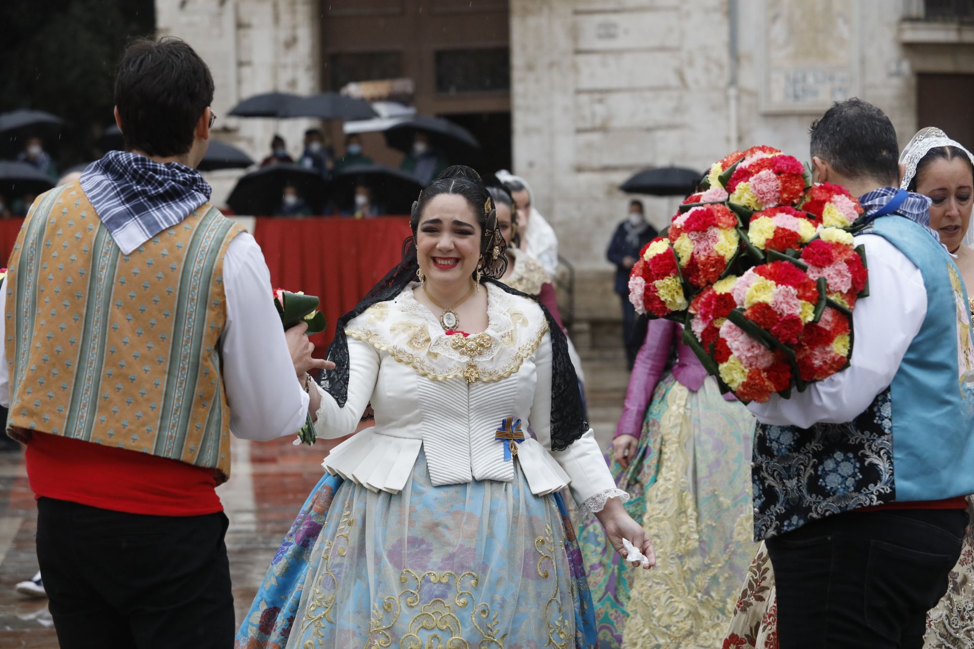 Búscate en el primer día de ofrenda por la calle de Quart (entre las 17:00 a las 18:00 horas)