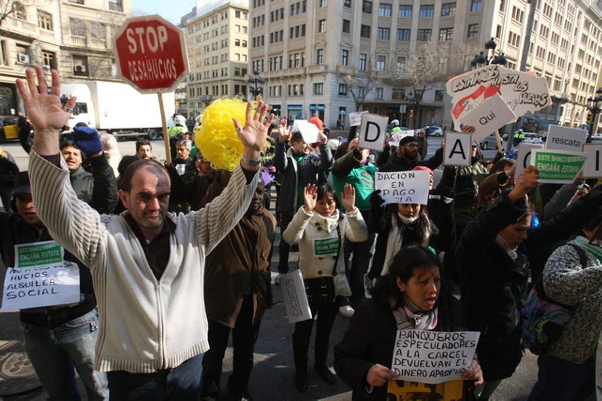 Concentració contra dels desnonaments a la Via Laietana, Barcelona.