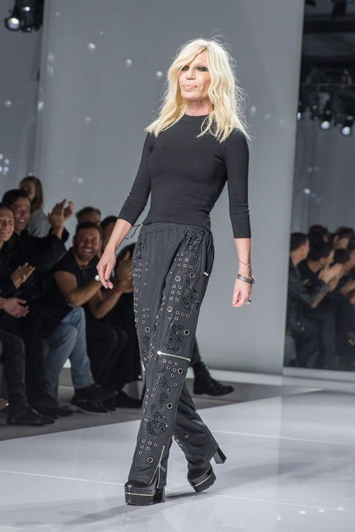 Donatella Versace, sobre la pasarela en el desfile de Atelier Versace en París