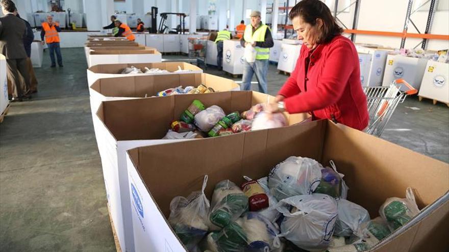 Banco de Alimentos y la Caixa surten de leche a 191 familias de Badajoz