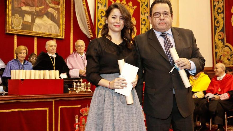 Patricia García Redondo, con su galardón.