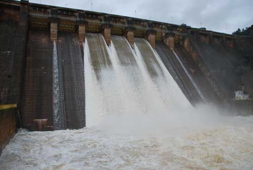 Los grandes embalses extremeños sueltan agua