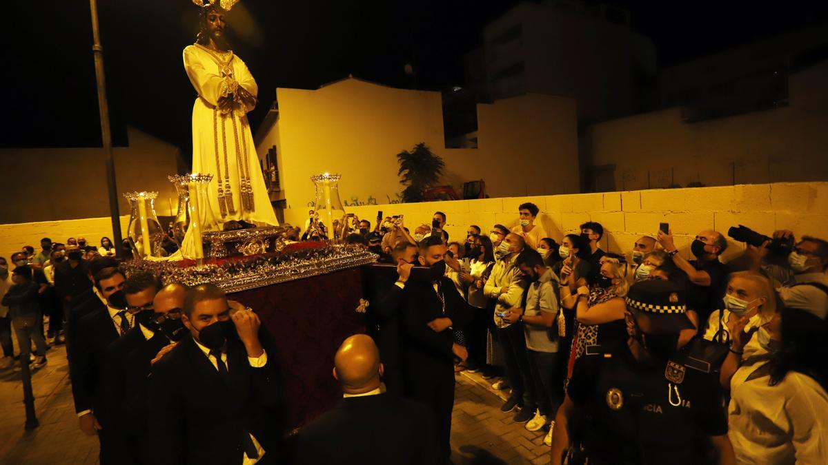 Madrugada de traslados para la veneración 'El Verbo Encarnado' en la Catedral