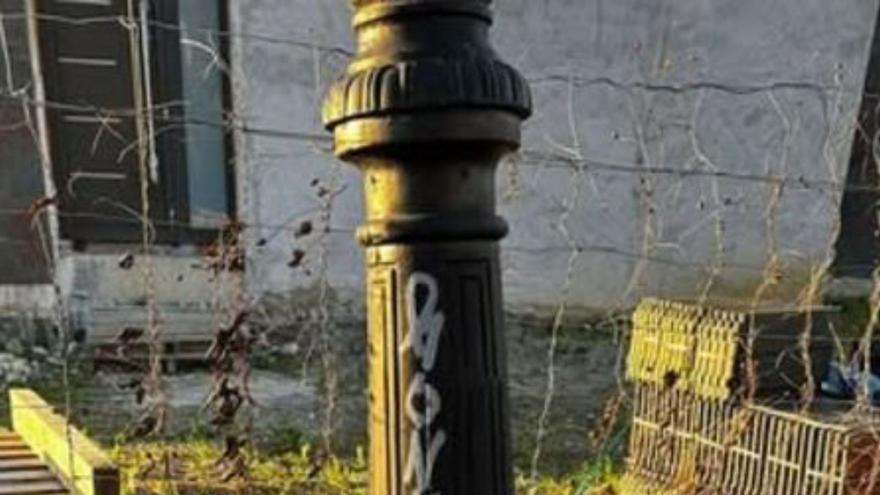 La farola en mal estado. | LNE