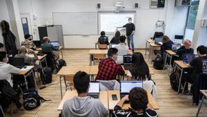 Els sindicats demanen aclarir què ha passat amb els 10.000 estudiants preinscrits que han renunciat a l’FP