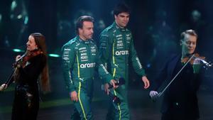 18 February 2025, United Kingdom, London: Aston Martin drivers Fernando Alonso and Lance Stroll unveil their livery for the 2025 season during the F1 75 Live launch event at The O2 arena. Photo: Bradley Collyer/PA Wire/dpa 18/02/2025 ONLY FOR USE IN SPAIN. Bradley Collyer/PA Wire/dpa;motor rallying;motorsport;sports;sports event;F1 75 Live launch event in London