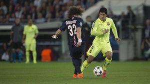 Suárez realitza el segon túnel a David Luiz a París abans de marcar el 0-3 per al Barça.